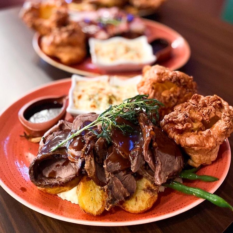 Victors Abu Dhabi Sunday Roast experience in Abu Dhabi with traditional carvery and drinks